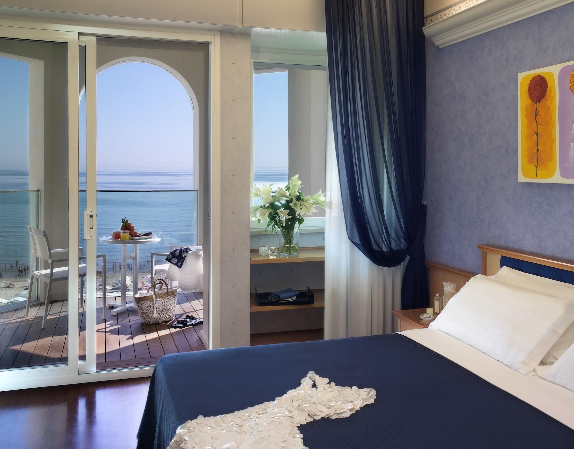 Hotel Tiffany'S Riccione Buitenkant foto