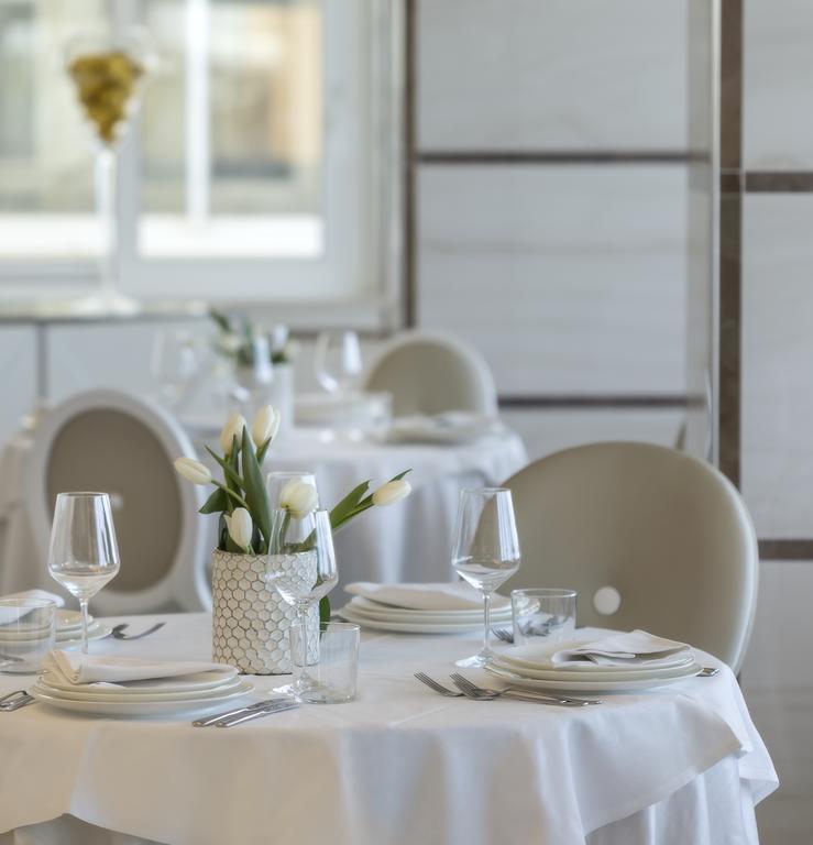 Hotel Tiffany'S Riccione Buitenkant foto