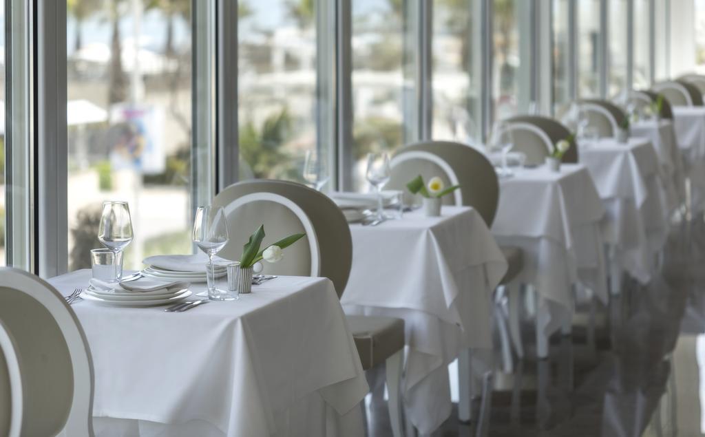 Hotel Tiffany'S Riccione Buitenkant foto