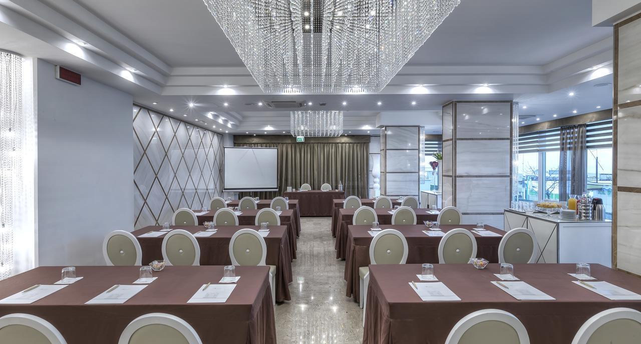 Hotel Tiffany'S Riccione Buitenkant foto